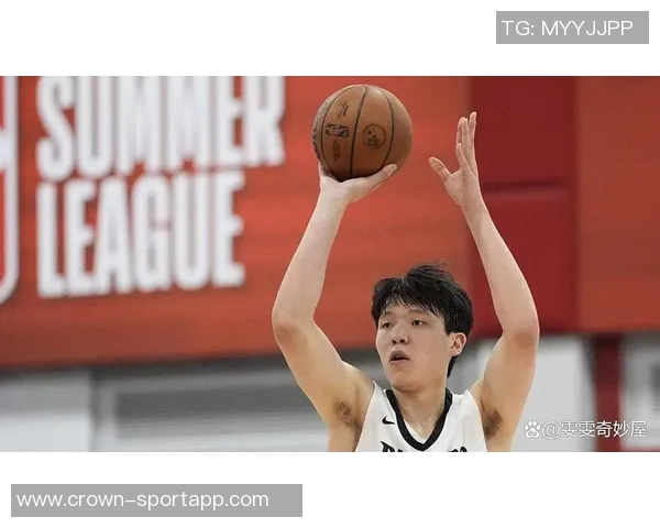 杨瀚森在比赛中表现出色需加强防守与无球跑动提升实力