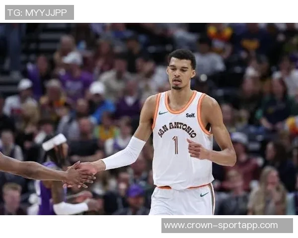 火箭进攻篮板占优却二次得分乏力马刺反击高效展现实力